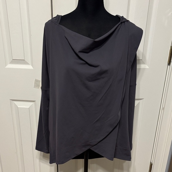 Ingrid & Isabel Maternity Active Wrap Hooded Sweatshirt - Picture 2 of 12